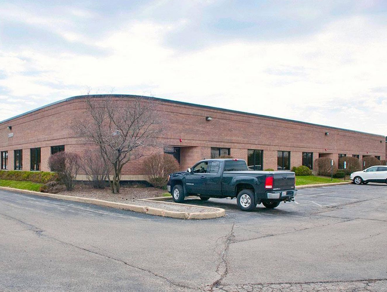 One Glendale Center: 2000 Bloomingdale Road, Glendale Heights, IL 60139